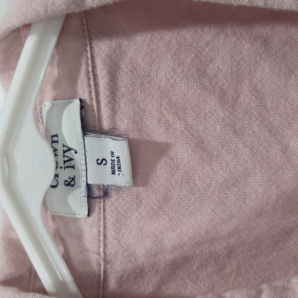 Crown & Ivy Women’s Pink Button Down Blouse sz Sm - Picture 2 of 4